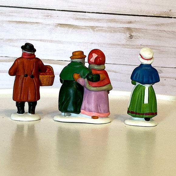 DEPARTMENT 56 - Fezziwegs And Friends - Heritage Village - Dickens Village - Picture 3 of 8